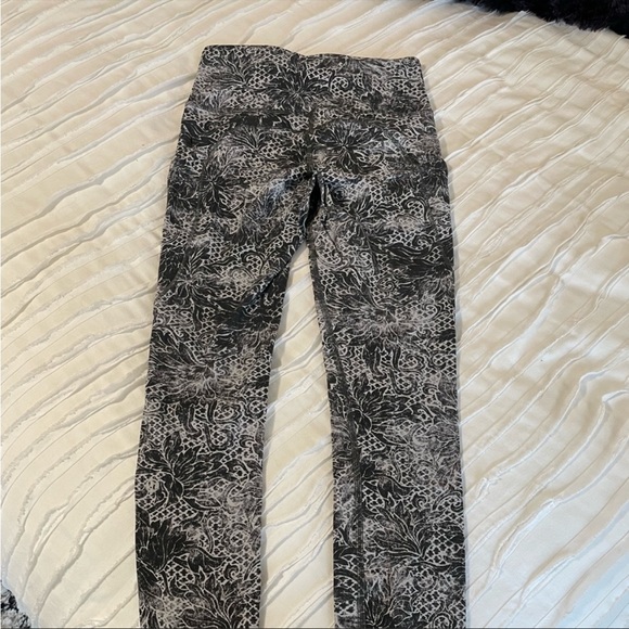 Lululemon fast and free 25” legging - Picture 3 of 7